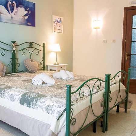 Little House Camilla Apartment Napoli Bagian luar foto