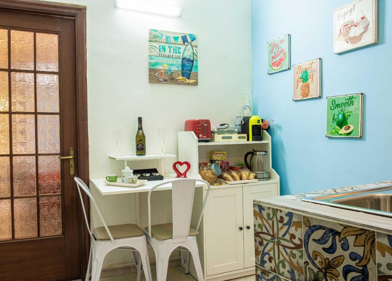 Little House Camilla Apartment Napoli Bagian luar foto