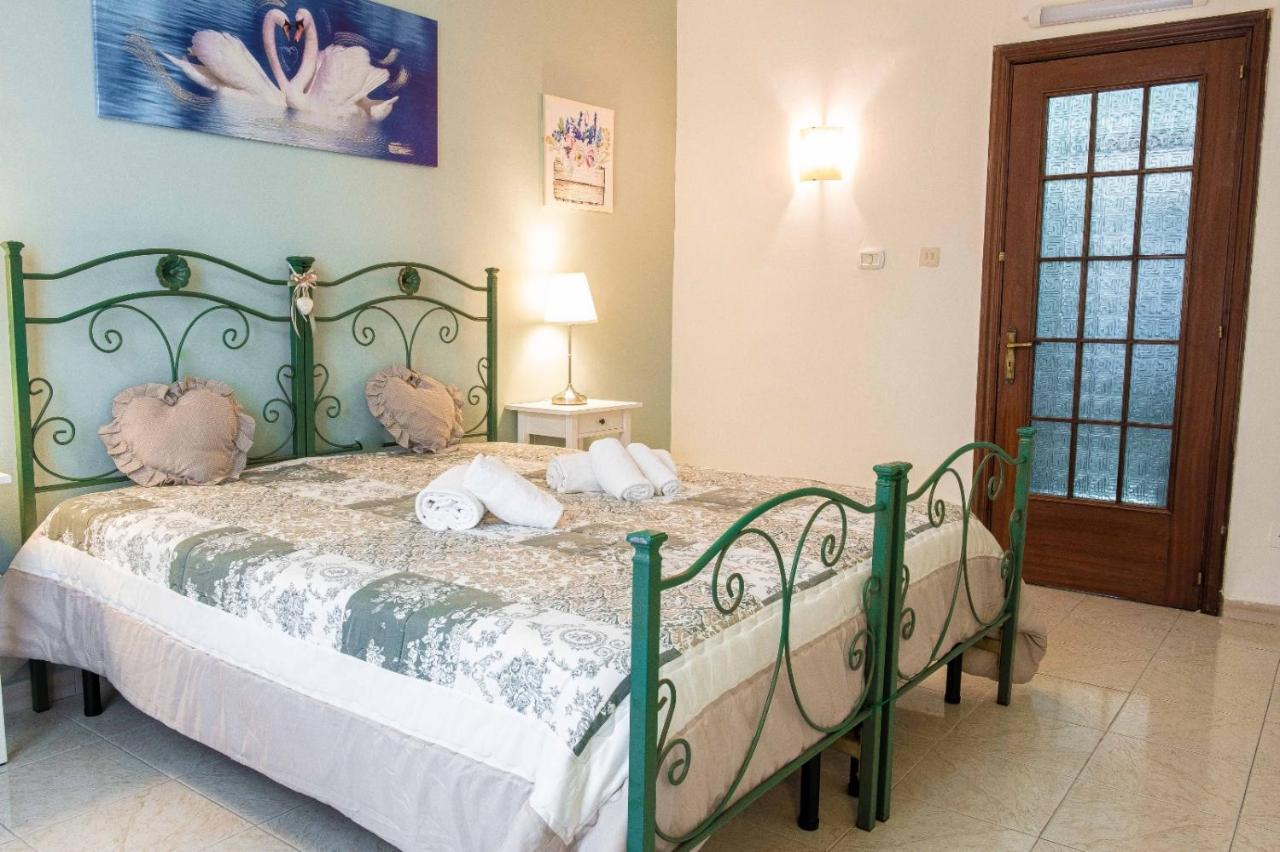 Little House Camilla Apartment Napoli Bagian luar foto