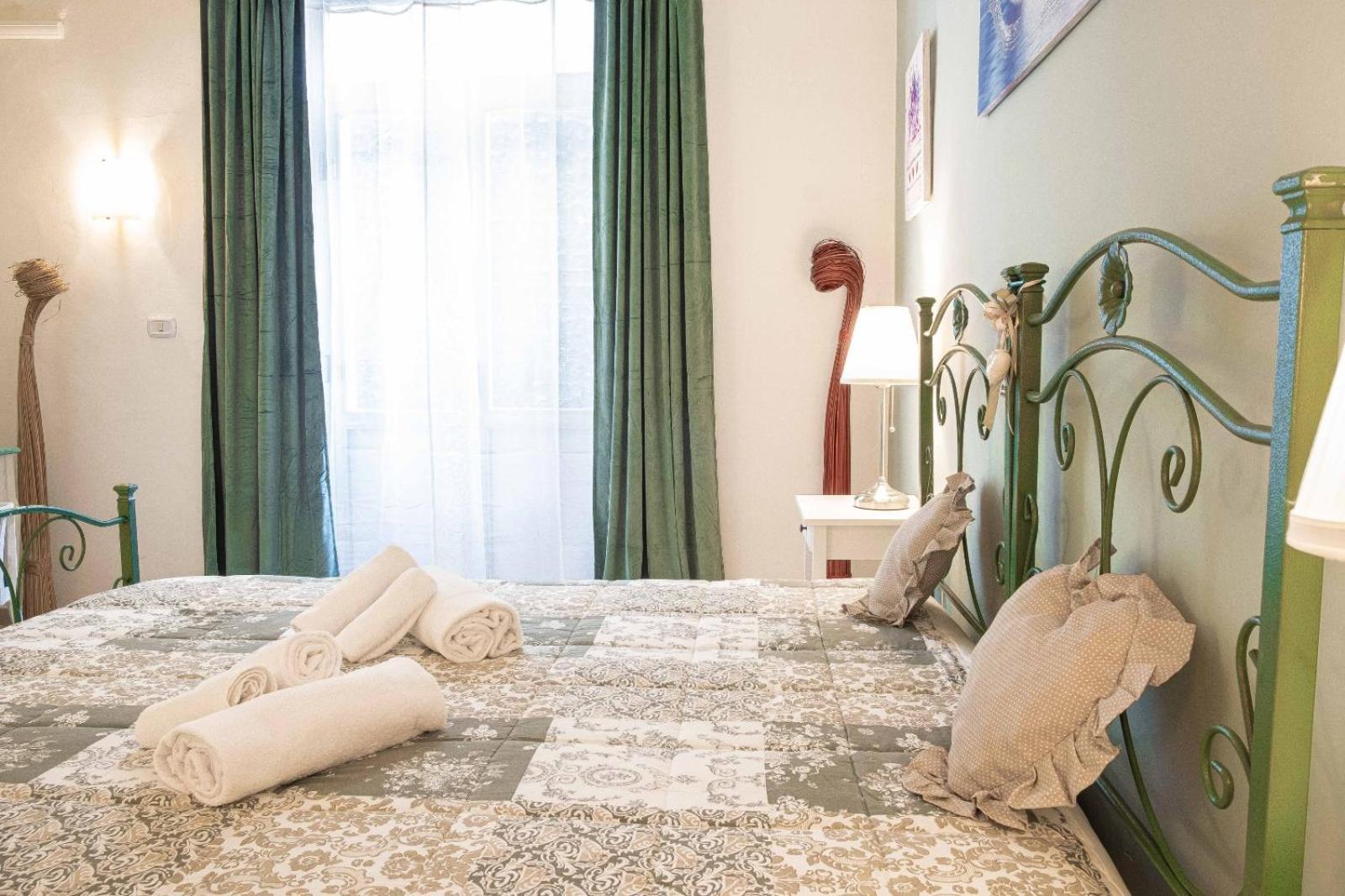 Little House Camilla Apartment Napoli Bagian luar foto